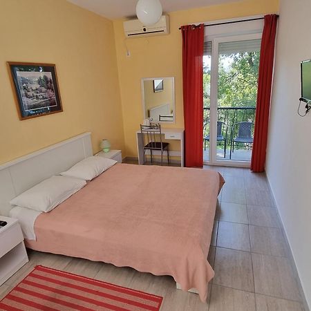 Guest House Morska Grota Povile Exterior photo